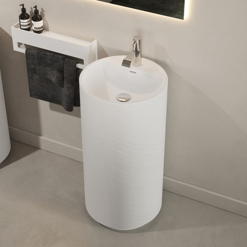 Lavabo trụ đứng làm bằng sứ với độ bền cao