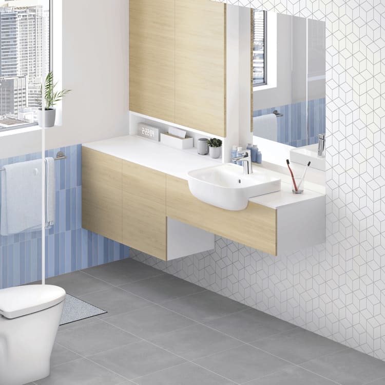 Tận dụng không gian dưới lavabo để lắp đặt kệ tủ phòng tắm